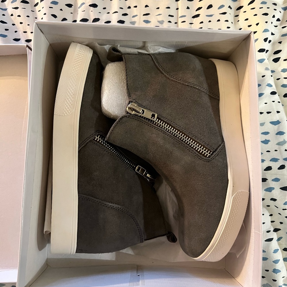 Steve Madden grey wedgie sneakers 8.5 NWT NEVER WORN